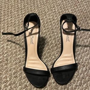 Anne Michelle Black Heels